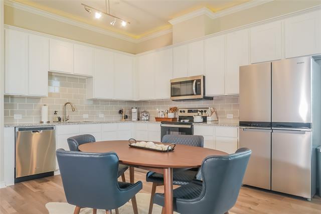 Building Photo - 2429 Carril Al Lago Dr