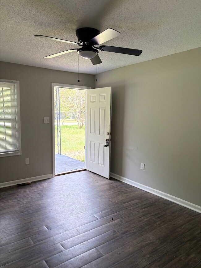 Building Photo - 209 Morningside Dr
