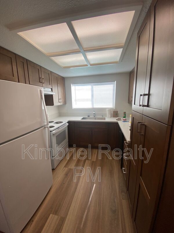 Building Photo - 2928 Stanford Ln