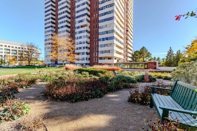 Primary Photo - Three Bed / Two bath at Cherry Creek at th...