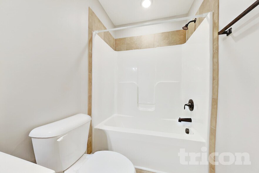 Building Photo - 31 Burr Oak Cir