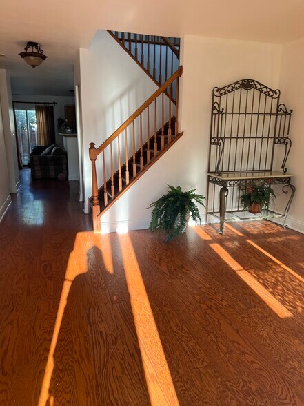 Building Photo - 224 Williamsburg Ct