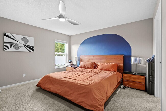 Building Photo - 2626 SW Monterrey Ln