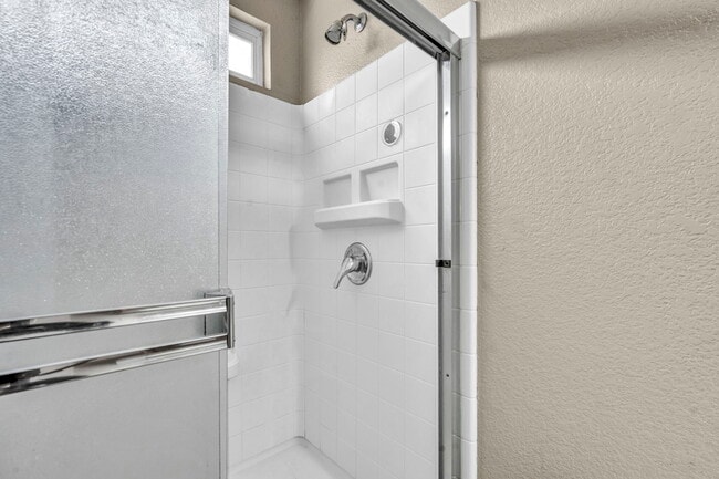 Building Photo - 17765 Oakview Ct