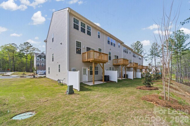 Building Photo - 1104 Bandon Dr