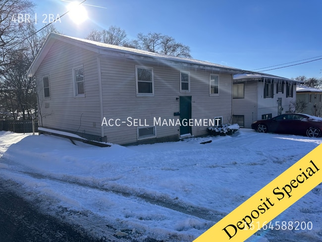 Building Photo - 530 Hall St SE