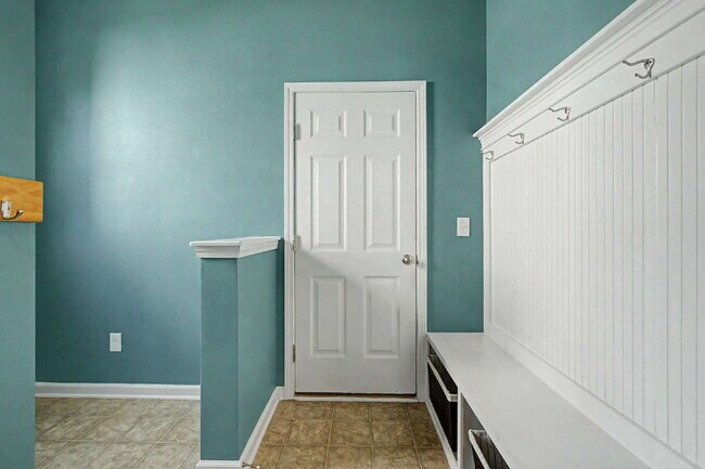 Building Photo - 5-Bedroom Home w/ Fenced-in BackYard in Knightdale