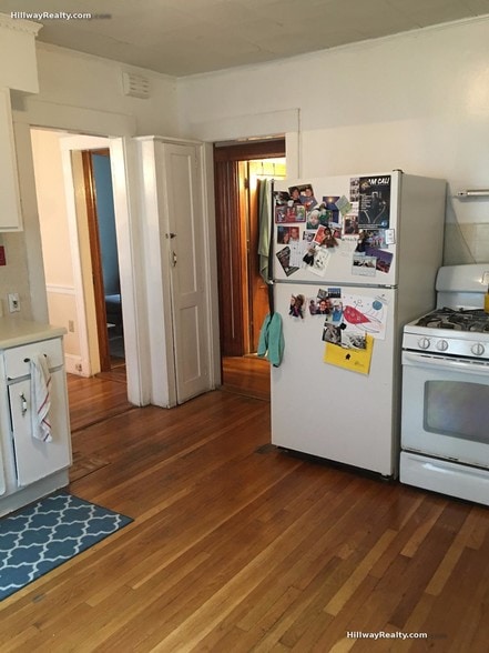 Building Photo - 141 Willow St