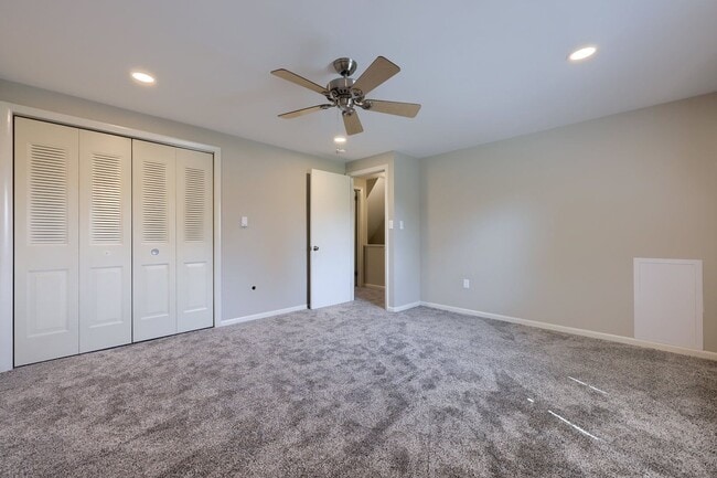 Building Photo - 131 Highview Dr