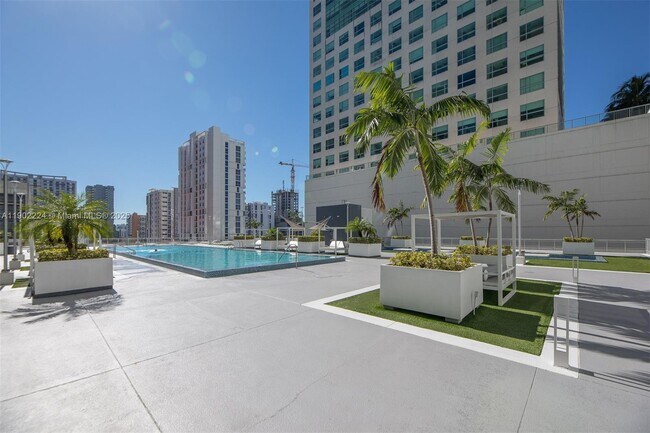 Building Photo - 690 SW 1st Ct