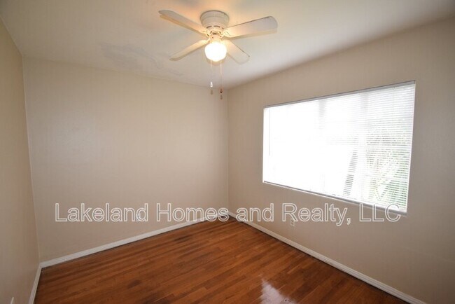 Building Photo - 3115 Buckingham Ave