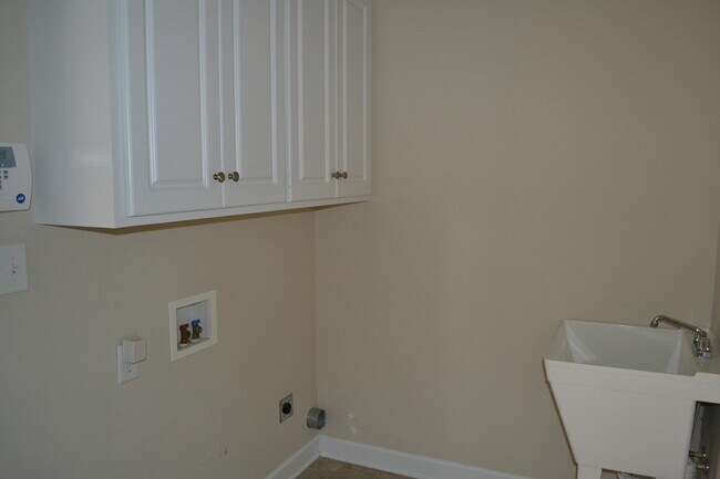 Building Photo - Dogwood Estates