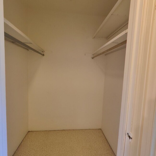 Building Photo - Condo Available At Chateau Village West wi...