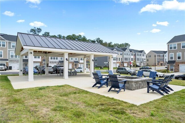 Building Photo - 516 Rivanna Hl Rd