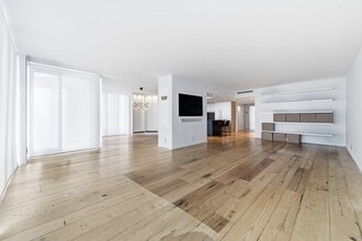 Building Photo - 529 S Flagler Dr