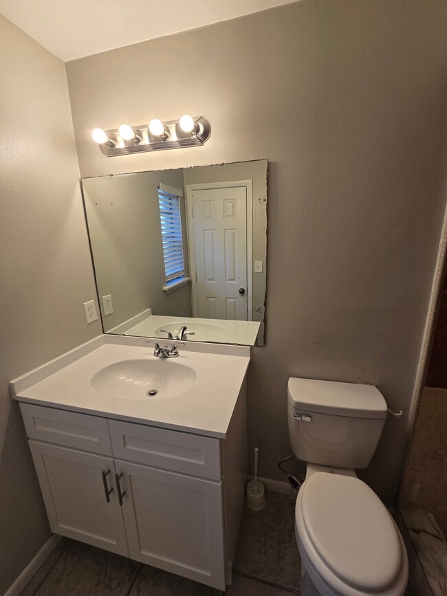Building Photo - 2795 Lightwood St