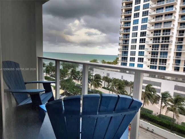Building Photo - 3505 S Ocean Dr