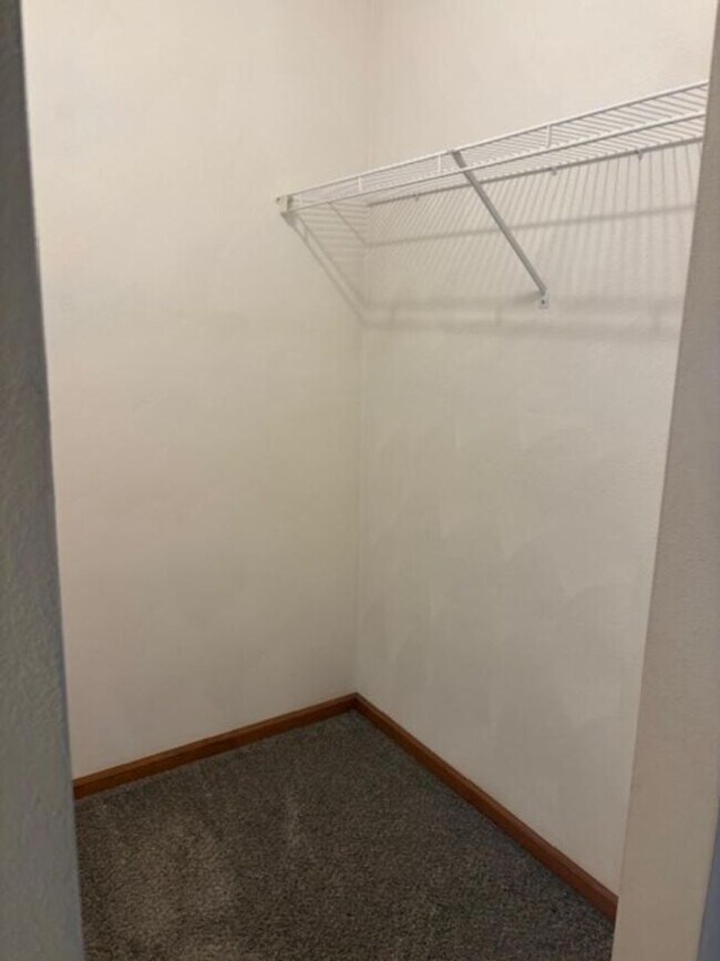 Building Photo - 10332 Clearwing Ln