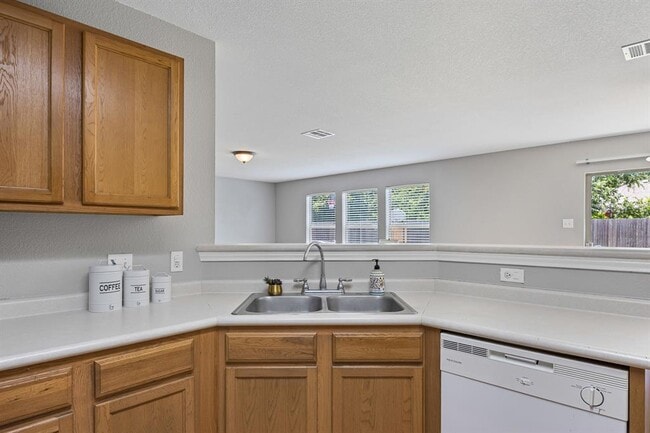 Building Photo - 2112 Perkins Pl