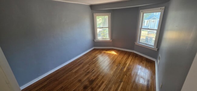 Building Photo - 1156 Dewey Ave