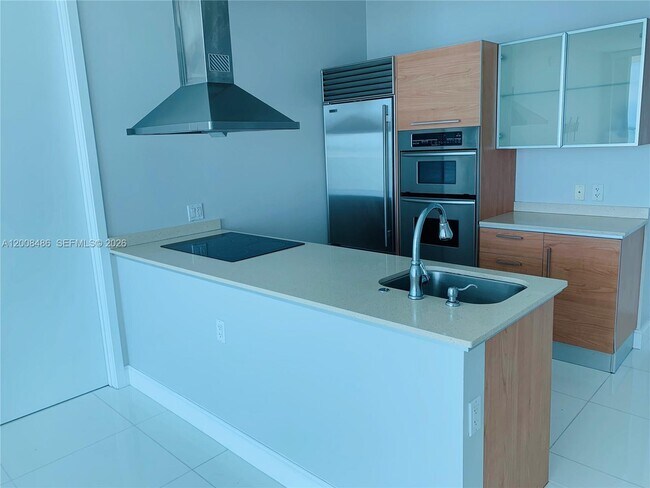 Building Photo - 218 SE 14th St