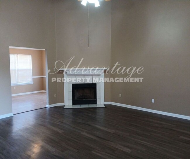 Building Photo - Charming 3 bedroom 2.5 Bath - Cordova