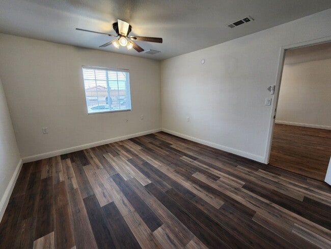 Building Photo - Renovated Beauty with a full-service Casita