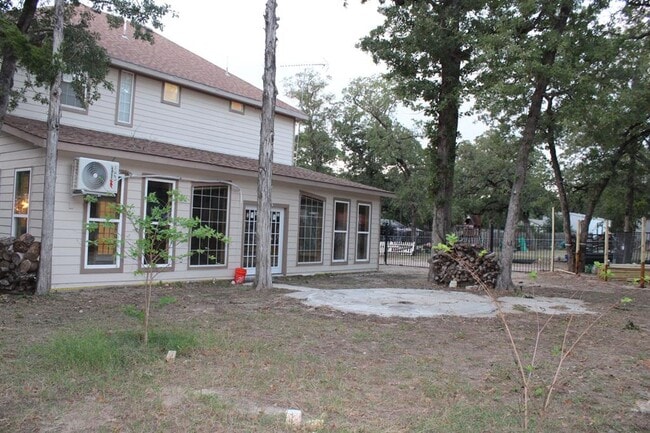 Building Photo - 975 State Hwy 95