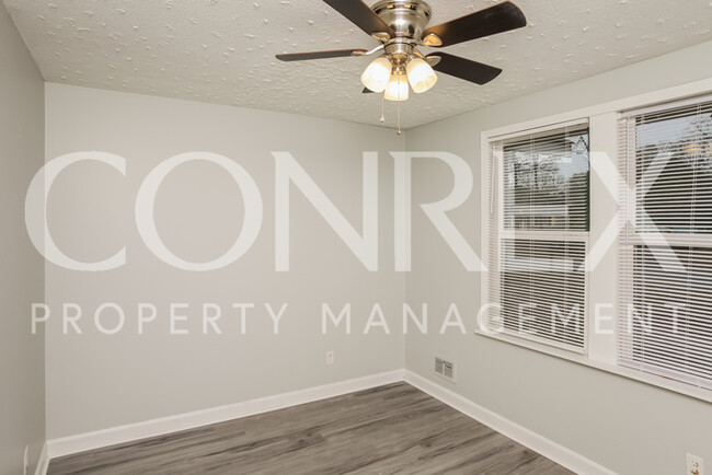 Building Photo - Pretty Columbia Home Available Now