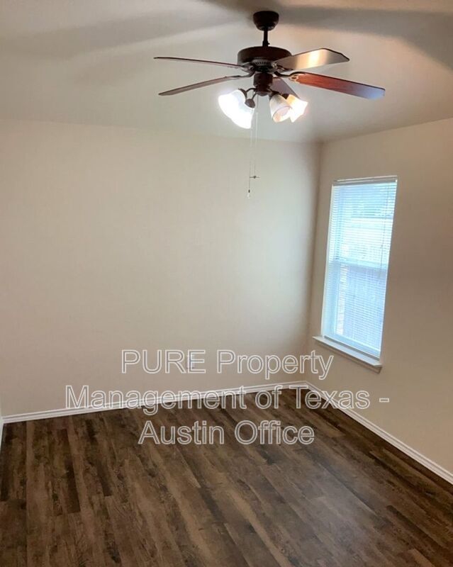 Building Photo - 406 Pecan Grove Dr