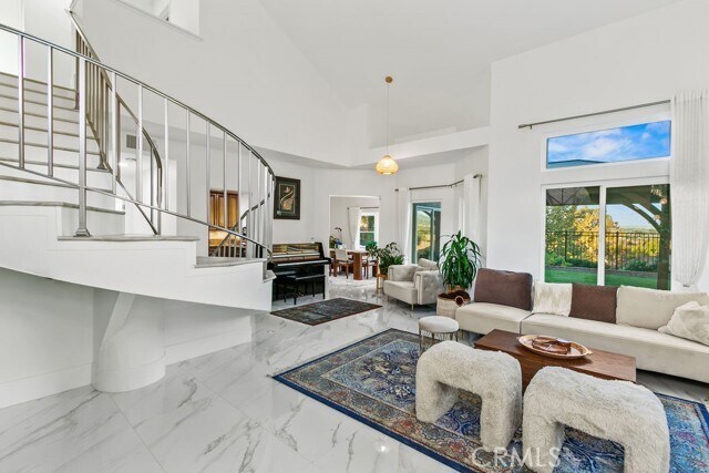 Building Photo - 6039 E Hackamore Ln