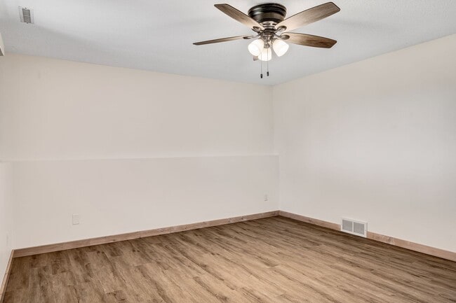 Building Photo - Cardinal Ave