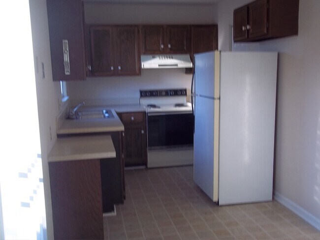 Building Photo - 223 Cross Keys Dr