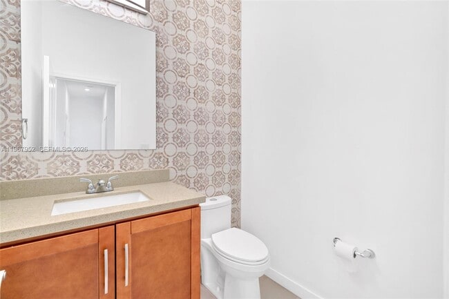 Building Photo - 719 Little Rock St E