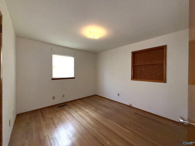 Building Photo - 743 W Arbor Dr NW