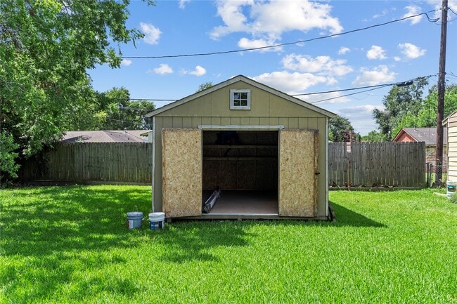 Building Photo - 10906 Keese Dr