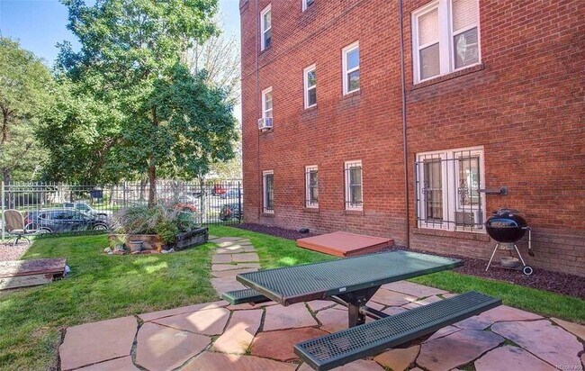 Building Photo - 1341 N Washington St