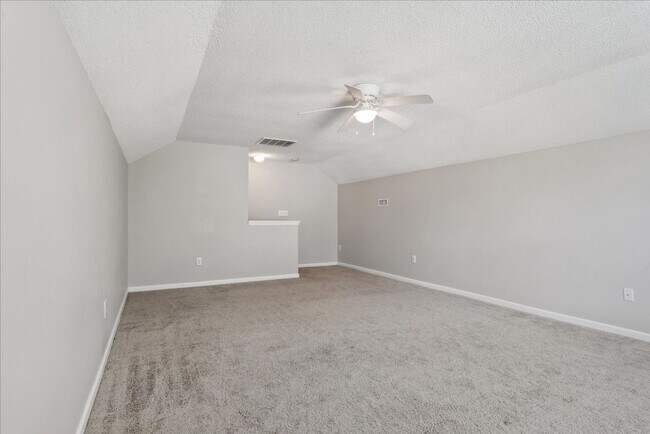 Building Photo - Spacious home in Fernbrook community and J...