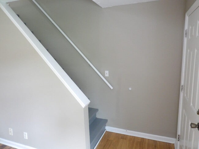 Building Photo - 400 Freedom Dr