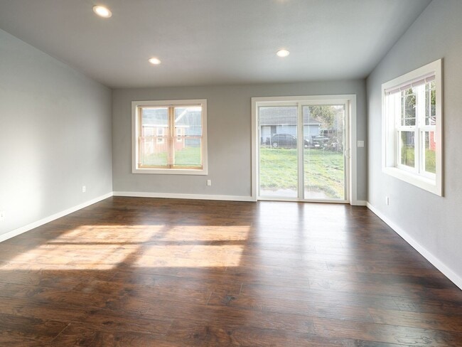 Building Photo - 11th - VPM415E-5