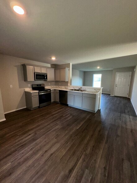 Building Photo - 1811 E Annette Dr