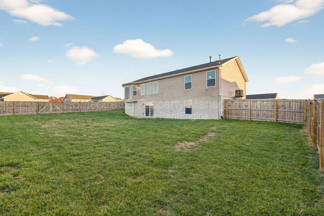 Building Photo - 401 Falcons Prey