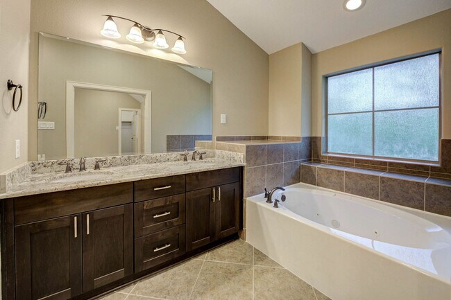 Building Photo - Welcome to this stunning 3-bedroom, 3.5-ba...