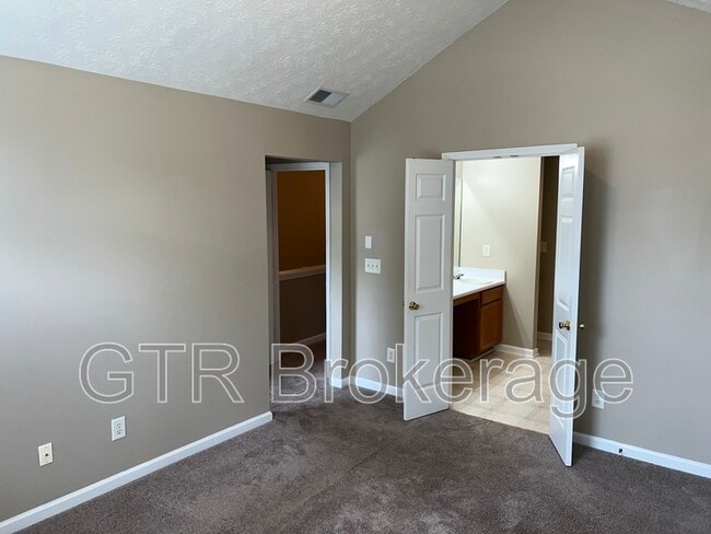 Building Photo - 162 Haven Oak Way