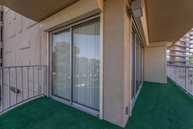 Building Photo - 3111 Bel Air Dr