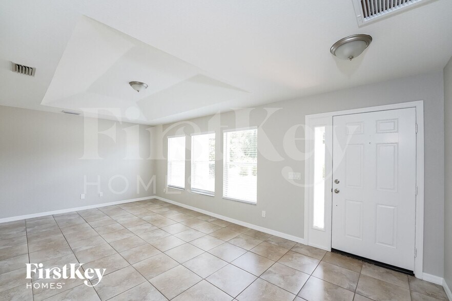 Building Photo - 4637 Antioch St