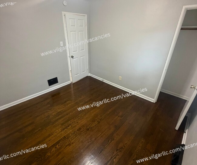 Building Photo - Newly updated 5 Bedrooms, 2- Bathroom Home