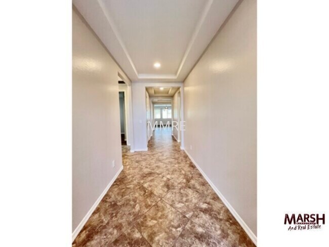 Building Photo - Beautiful 4 bedroom home with so many upgrades in San Tan Valley/Queen Creek area!
