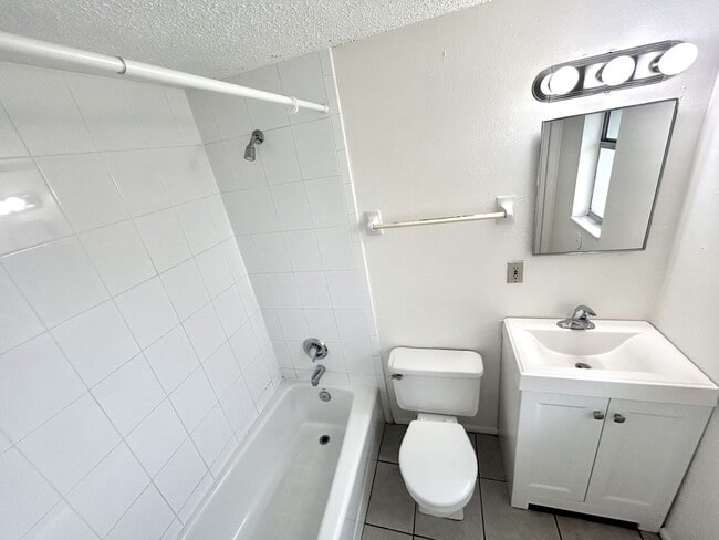 Building Photo - 5723-5725 9th Street Circle East