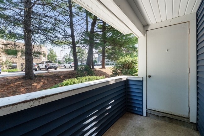 Building Photo - 1216 VFW Parkway